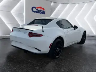 Mazda MX-5 Miata RF 2024 Club 2dr Convertible
