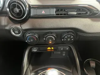 Mazda MX-5 Miata RF 2024 Club 2dr Convertible