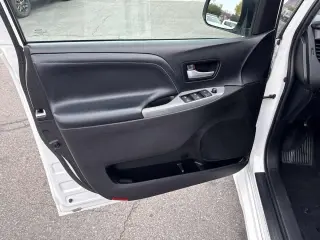 2017 Toyota Sienna SE