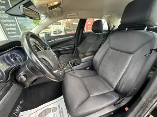 2019 Chrysler 300 Touring