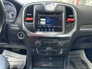 2019 Chrysler 300 Touring