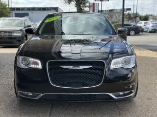 2019 Chrysler 300 Touring