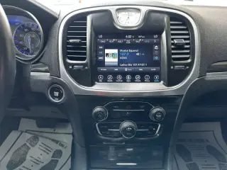 2018 Chrysler 300 Touring
