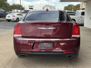 2018 Chrysler 300 Touring