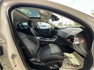 2019 Jaguar XE 25t