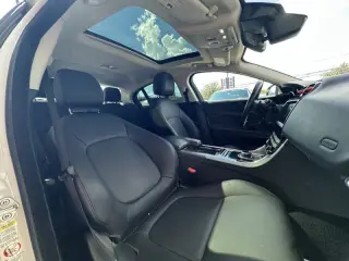 2019 Jaguar XE 25t
