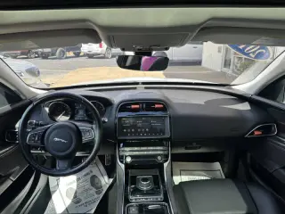 2019 Jaguar XE 25t