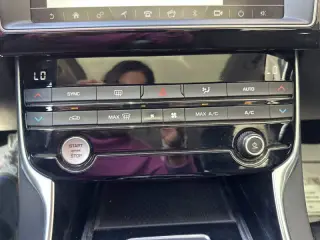 2019 Jaguar XE 25t