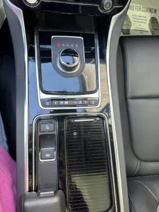 2019 Jaguar XE 25t