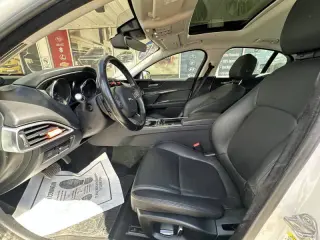 2019 Jaguar XE 25t