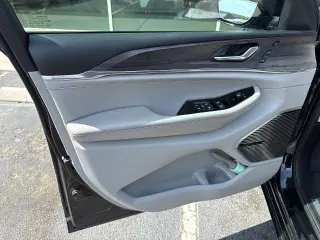 Jeep Grand Cherokee 2022 4x4 Overland 4dr SUV (midyear release)