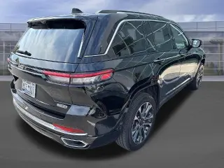 Jeep Grand Cherokee 2022 4x4 Overland 4dr SUV (midyear release)