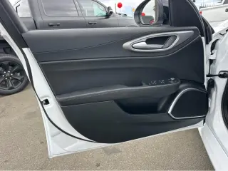 2023 Alfa Romeo Giulia Veloce