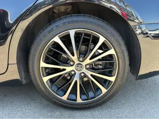 2019 Toyota Camry Hybrid SE