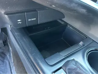 2019 Toyota Camry Hybrid SE