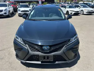 2019 Toyota Camry Hybrid SE