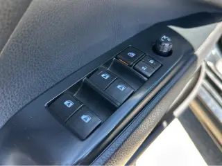 2019 Toyota Camry Hybrid SE
