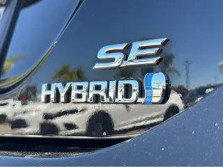 2019 Toyota Camry Hybrid SE