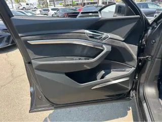 2019 Audi e-tron Prestige