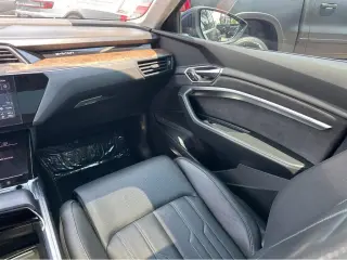 2019 Audi e-tron Prestige