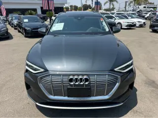 2019 Audi e-tron Prestige