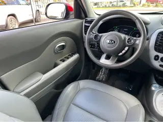2016 Kia Soul EV +