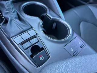 2022 Toyota Camry Hybrid XSE