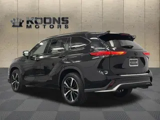 Toyota Highlander 2022 AWD XSE 4dr SUV