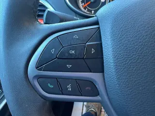 2020 Jeep Cherokee Altitude