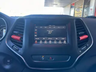 2020 Jeep Cherokee Altitude