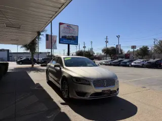 2017 Lincoln MKZ Select