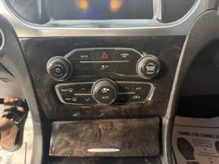 2017 Chrysler 300 C