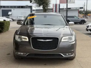 2017 Chrysler 300 C