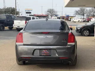 2017 Chrysler 300 C