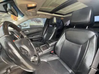 2017 Chrysler 300 C