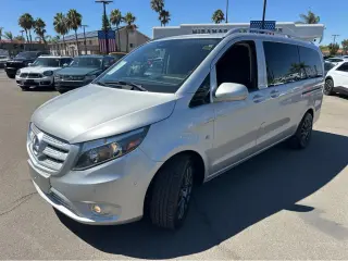 2016 Mercedes-Benz Metris Passenger Van RWD 126"
