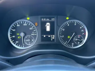 2016 Mercedes-Benz Metris Passenger Van RWD 126"