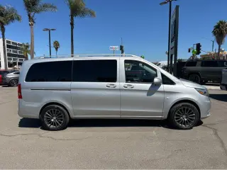 2016 Mercedes-Benz Metris Passenger Van RWD 126"