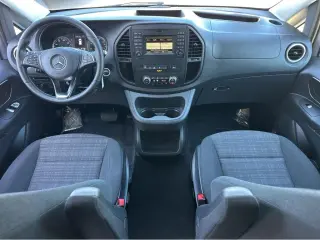 2016 Mercedes-Benz Metris Passenger Van RWD 126"