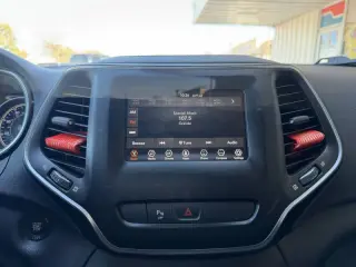 2020 Jeep Cherokee Altitude
