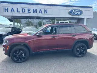 Jeep Grand Cherokee 2024 4x4 Laredo 4dr SUV