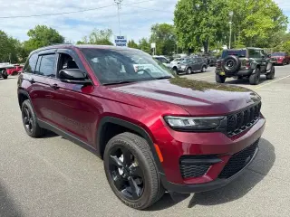 Jeep Grand Cherokee 2024 4x4 Laredo 4dr SUV