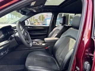 Jeep Grand Cherokee 2024 4x4 Laredo 4dr SUV