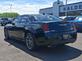 Chrysler 300 2017 AWD S 4dr Sedan