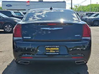 Chrysler 300 2017 AWD S 4dr Sedan