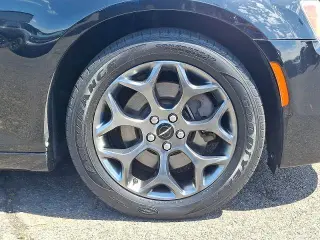 Chrysler 300 2017 AWD S 4dr Sedan