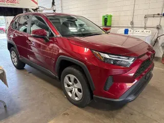 Toyota RAV4 2023 AWD LE 4dr SUV