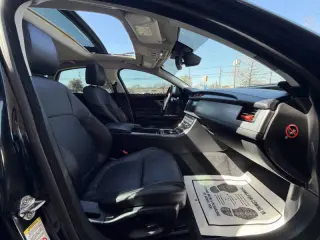 2017 Jaguar XF 35t