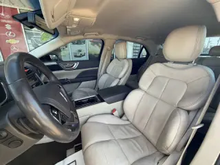 2017 Lincoln Continental Select