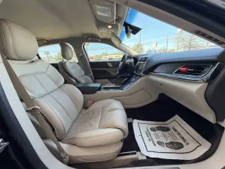 2017 Lincoln Continental Select